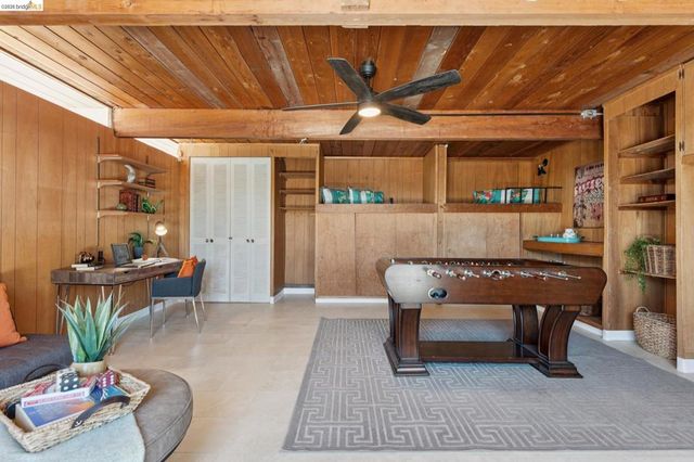 5531 Greenridge Rd, Castro Valley, CA 94552