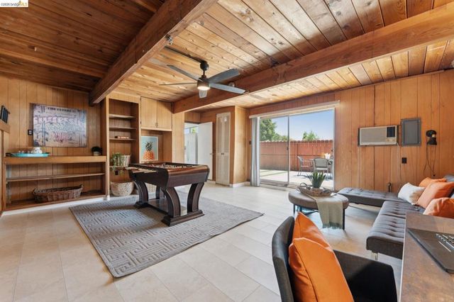 5531 Greenridge Rd, Castro Valley, CA 94552