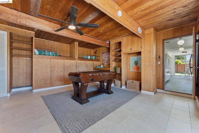 5531 Greenridge Rd, Castro Valley, CA 94552