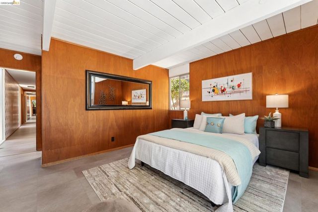 5531 Greenridge Rd, Castro Valley, CA 94552