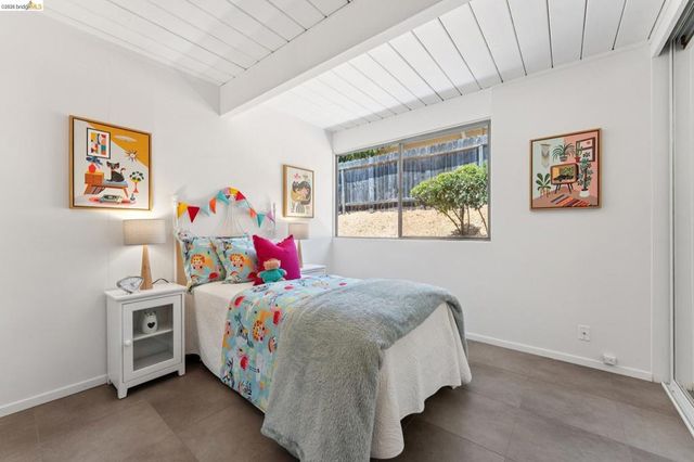 5531 Greenridge Rd, Castro Valley, CA 94552