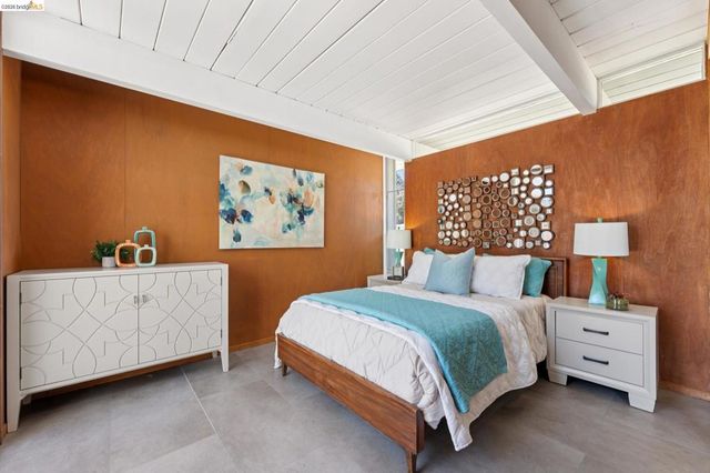 5531 Greenridge Rd, Castro Valley, CA 94552