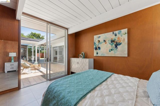 5531 Greenridge Rd, Castro Valley, CA 94552