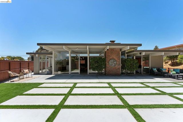 5531 Greenridge Rd, Castro Valley, CA 94552