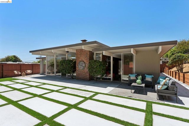 5531 Greenridge Rd, Castro Valley, CA 94552