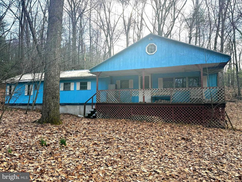 228 PINEBROOK DRIVE, Newport, PA 17074