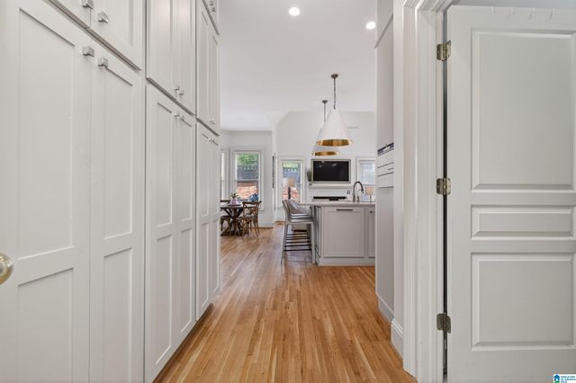 533 LAKE COLONY DRIVE, Vestavia Hills, AL 35242