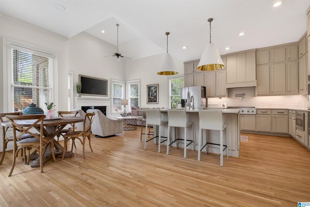 533 LAKE COLONY DRIVE, Vestavia Hills, AL 35242