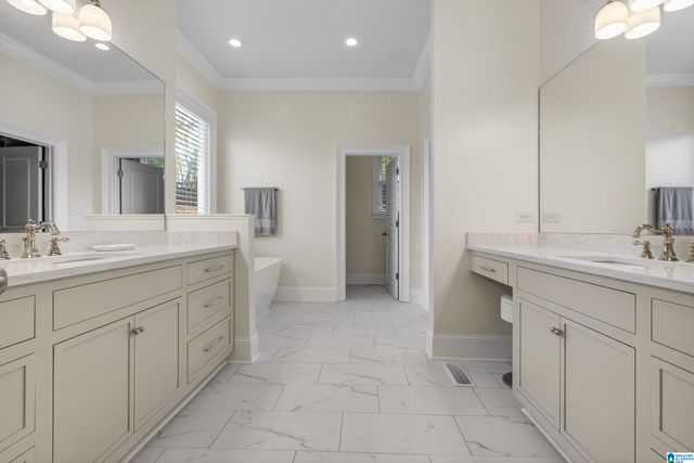 533 LAKE COLONY DRIVE, Vestavia Hills, AL 35242