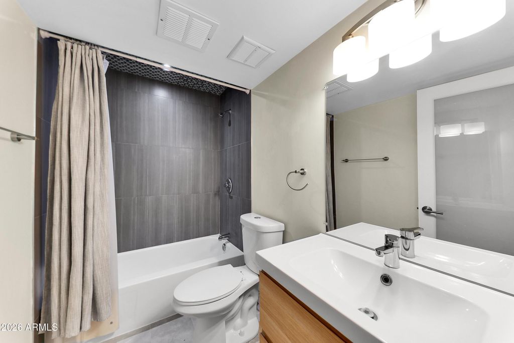 Image 18 of property listing at 4600 N 68TH Street 342, Scottsdale, AZ 85251