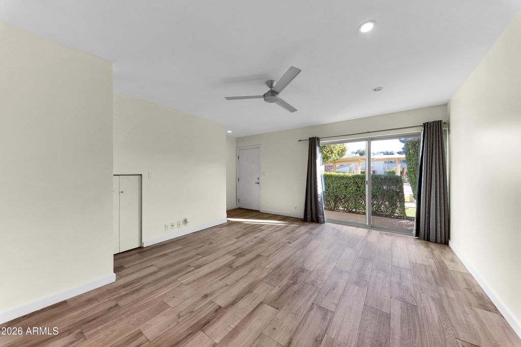 Image 3 of property listing at 4600 N 68TH Street 342, Scottsdale, AZ 85251
