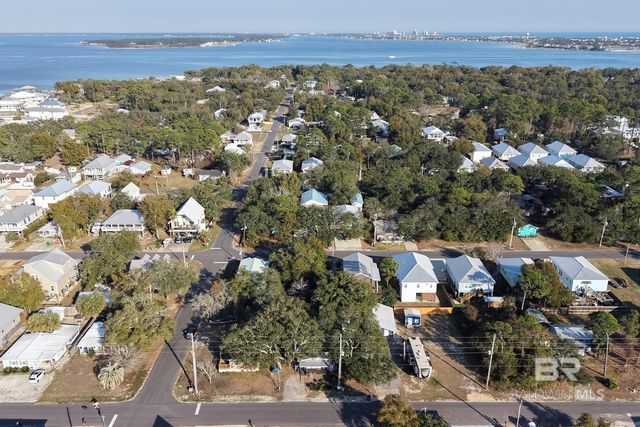 5638 Armadillo Avenue, Orange Beach, AL 36561