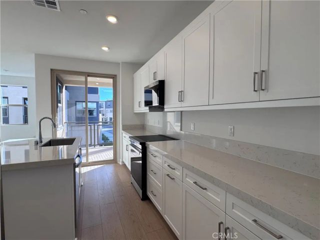 300 Honeysuckle Way, Oceanside, CA 92057