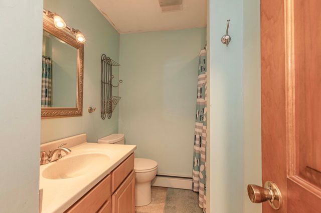 133 Walnut Plain Rd, Rochester, MA 02770