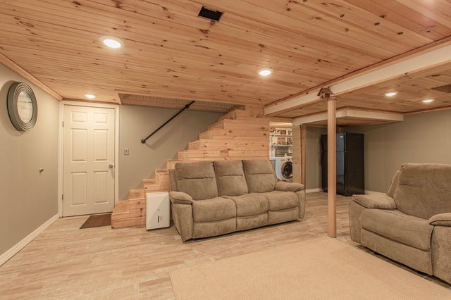 133 Walnut Plain Rd, Rochester, MA 02770
