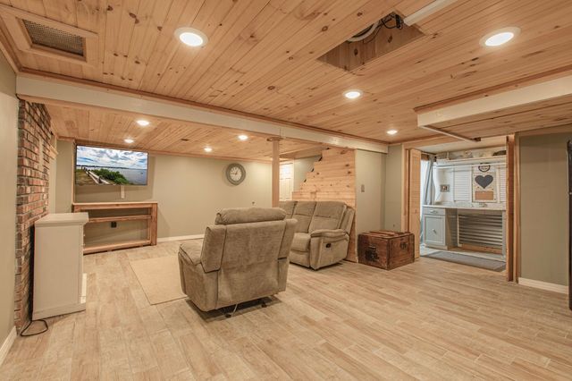 133 Walnut Plain Rd, Rochester, MA 02770