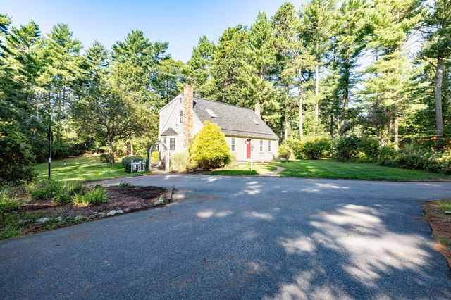 133 Walnut Plain Rd, Rochester, MA 02770