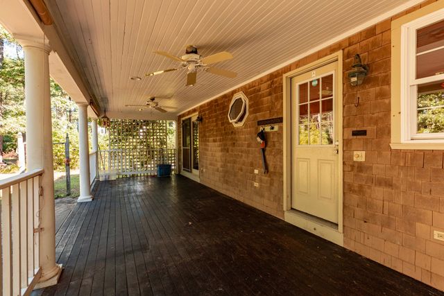 133 Walnut Plain Rd, Rochester, MA 02770