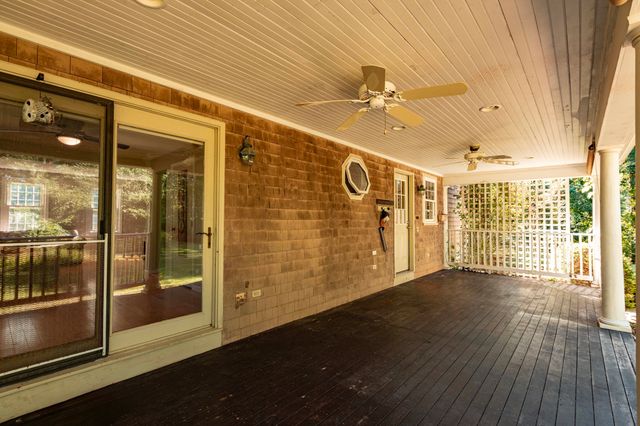 133 Walnut Plain Rd, Rochester, MA 02770