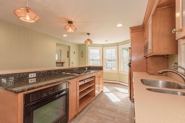 133 Walnut Plain Rd, Rochester, MA 02770