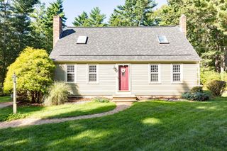 133 Walnut Plain Rd, Rochester, MA 02770