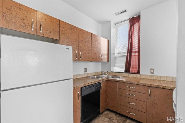 1615 S 9th Street, St Louis, MO 63104