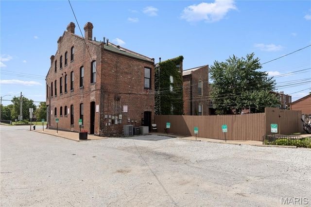 1615 S 9th Street, St Louis, MO 63104