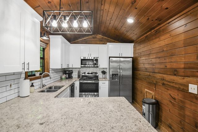136 Fox Run Drive, Blue Ridge, GA 30513