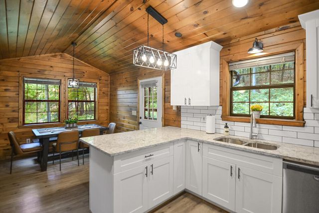 136 Fox Run Drive, Blue Ridge, GA 30513