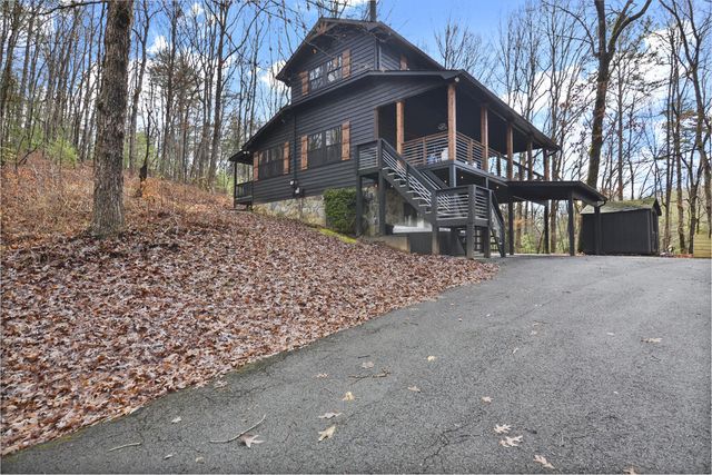 136 Fox Run Drive, Blue Ridge, GA 30513