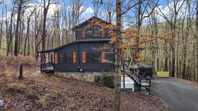 136 Fox Run Drive, Blue Ridge, GA 30513