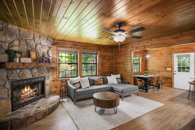 136 Fox Run Drive, Blue Ridge, GA 30513