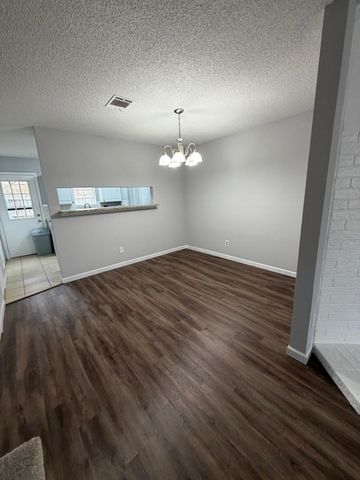 24 Abbey Road, Euless, TX 76039