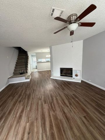 24 Abbey Road, Euless, TX 76039