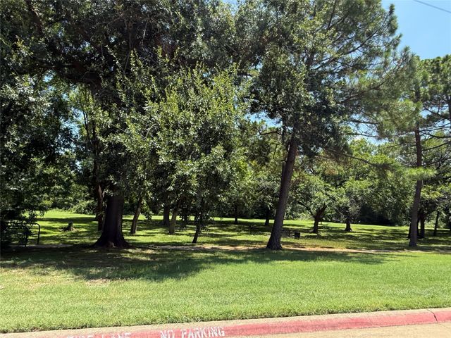 24 Abbey Road, Euless, TX 76039