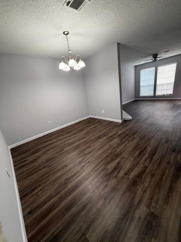 24 Abbey Road, Euless, TX 76039