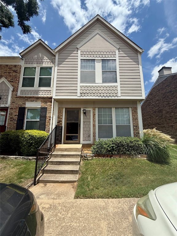 24 Abbey Road, Euless, TX 76039