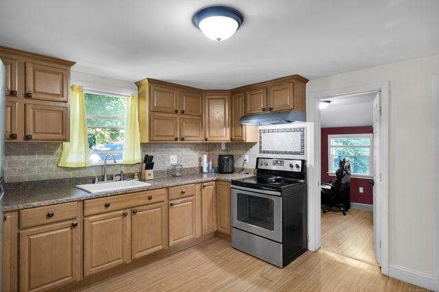 94 Larrabee Street, East Hartford, CT 06108