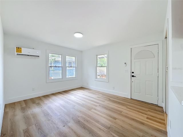 6705 N ELIZABETH STREET, Tampa, FL 33604