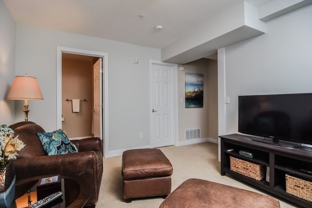 112 Porter St 5, Melrose, MA 02176