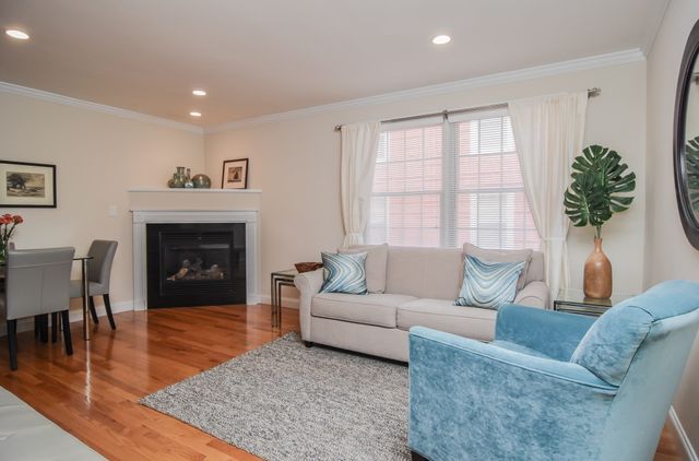 112 Porter St 5, Melrose, MA 02176