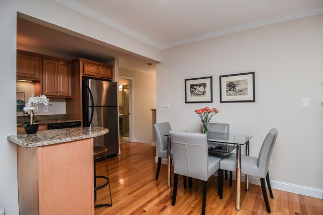112 Porter St 5, Melrose, MA 02176