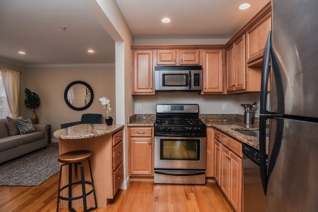 112 Porter St 5, Melrose, MA 02176