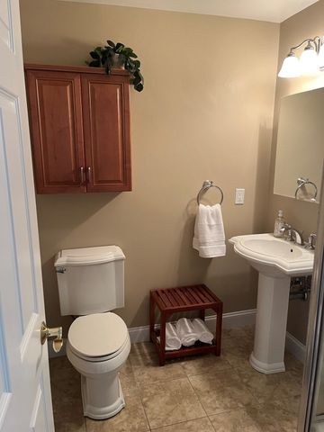 112 Porter St 5, Melrose, MA 02176