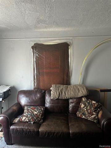 15886 E State Fair Street, Detroit, MI 48205