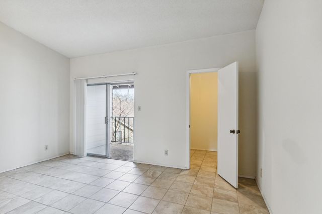 630 Maiden LN K, Austin, TX 78705