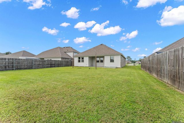 13758 Wincrest Dr, Walker, LA 70785