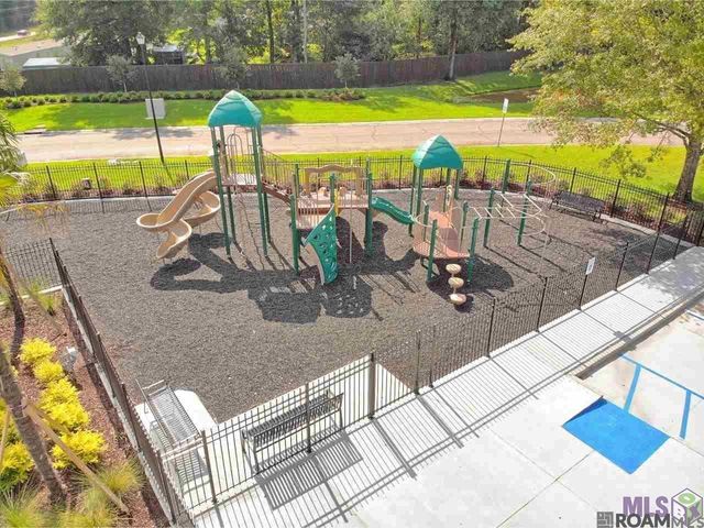 13758 Wincrest Dr, Walker, LA 70785
