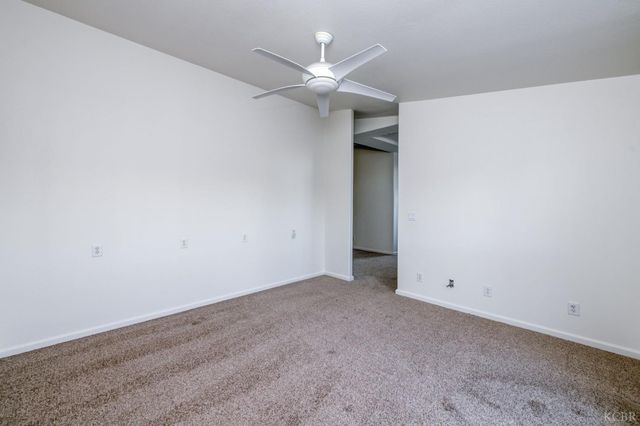 8646 Cairo, Laton, CA 93242