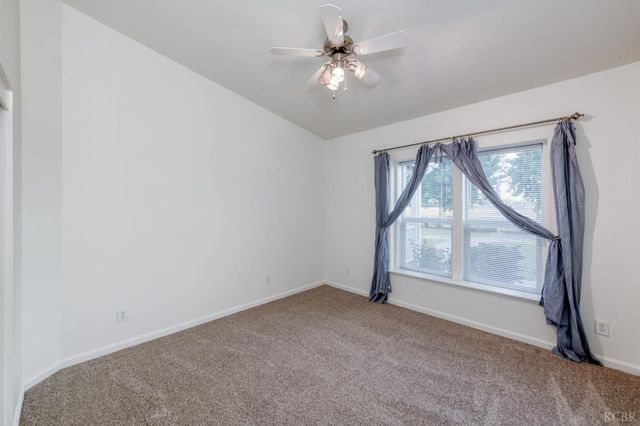 8646 Cairo, Laton, CA 93242